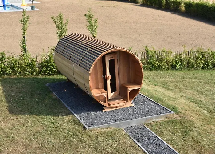 Βίλα Rochehaut, Les Semoiselles, Isabelle *